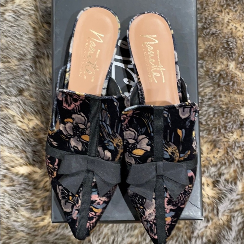 Nanette Lepore Allegra black floral velvet mule